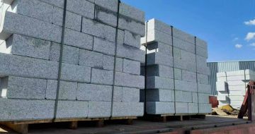 盘锦 路沿石装车出货