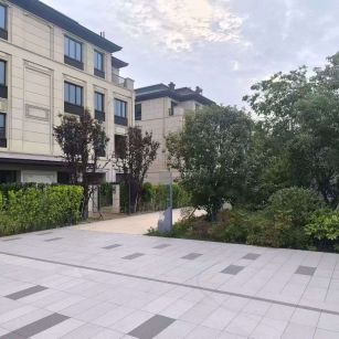 盘锦 芝麻白与芝麻白搭配铺装，尺寸1200*600