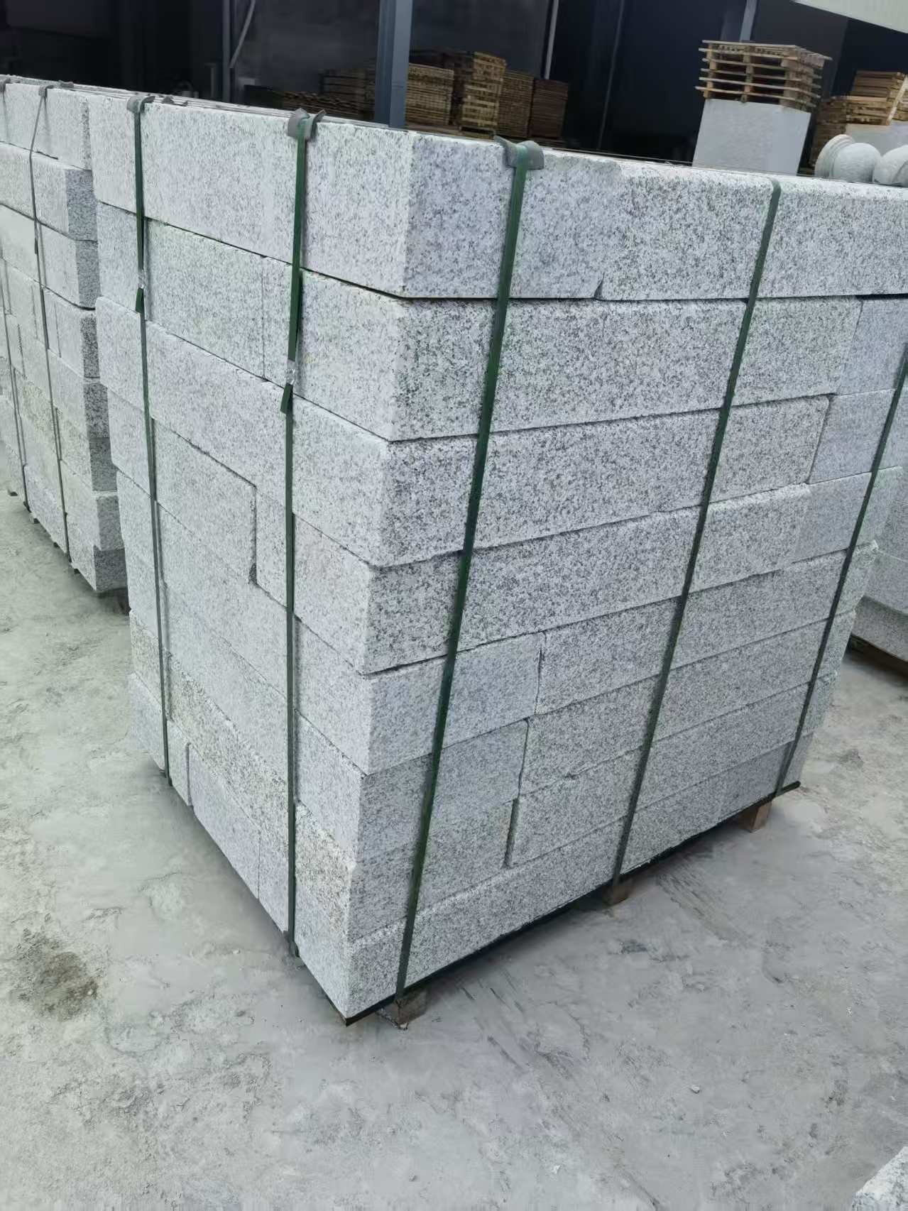 盘锦 芙蓉白火烧两面路沿石