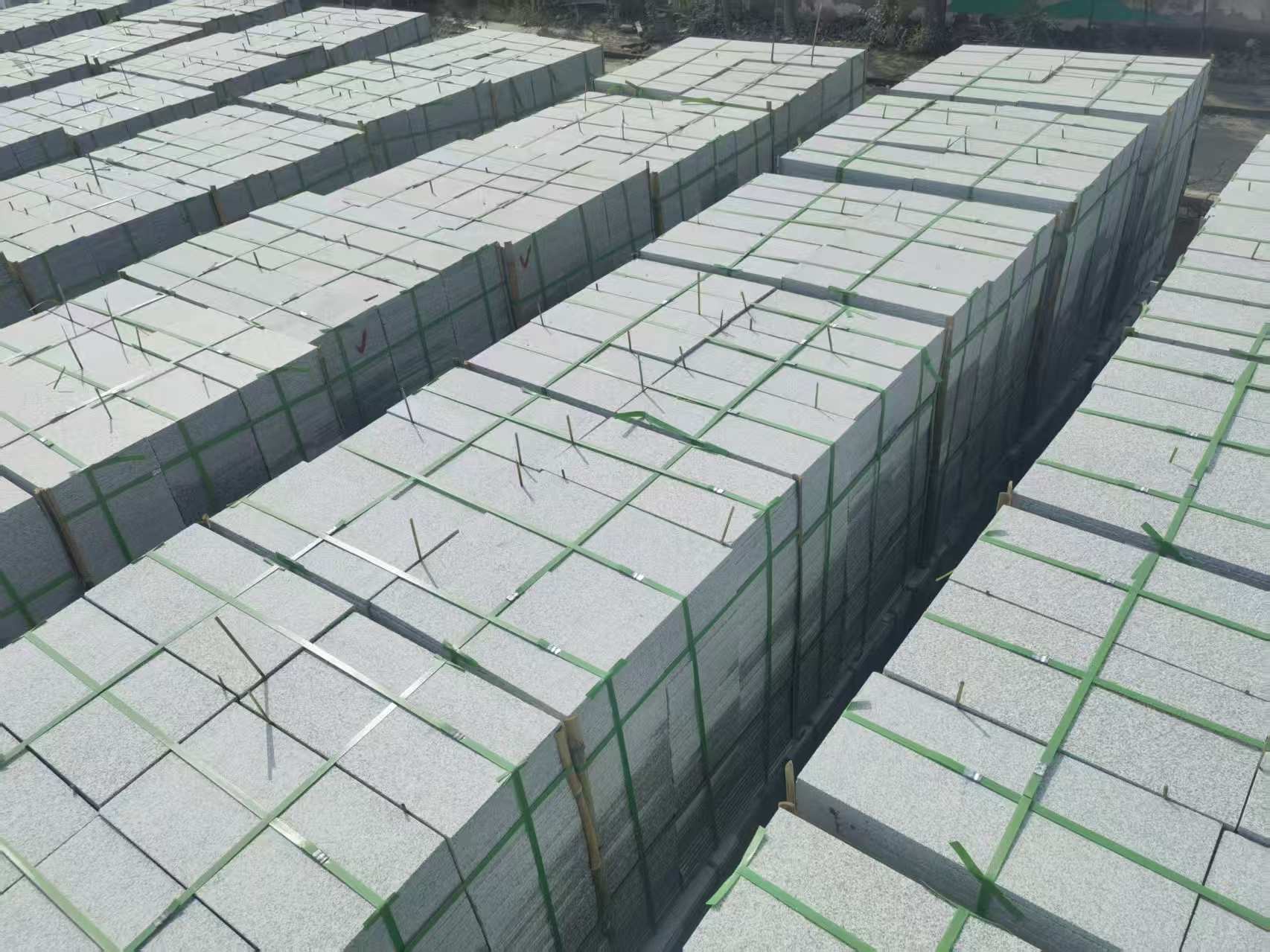 盘锦 芝麻白1.8公分火烧300*600地铺，清仓大甩卖