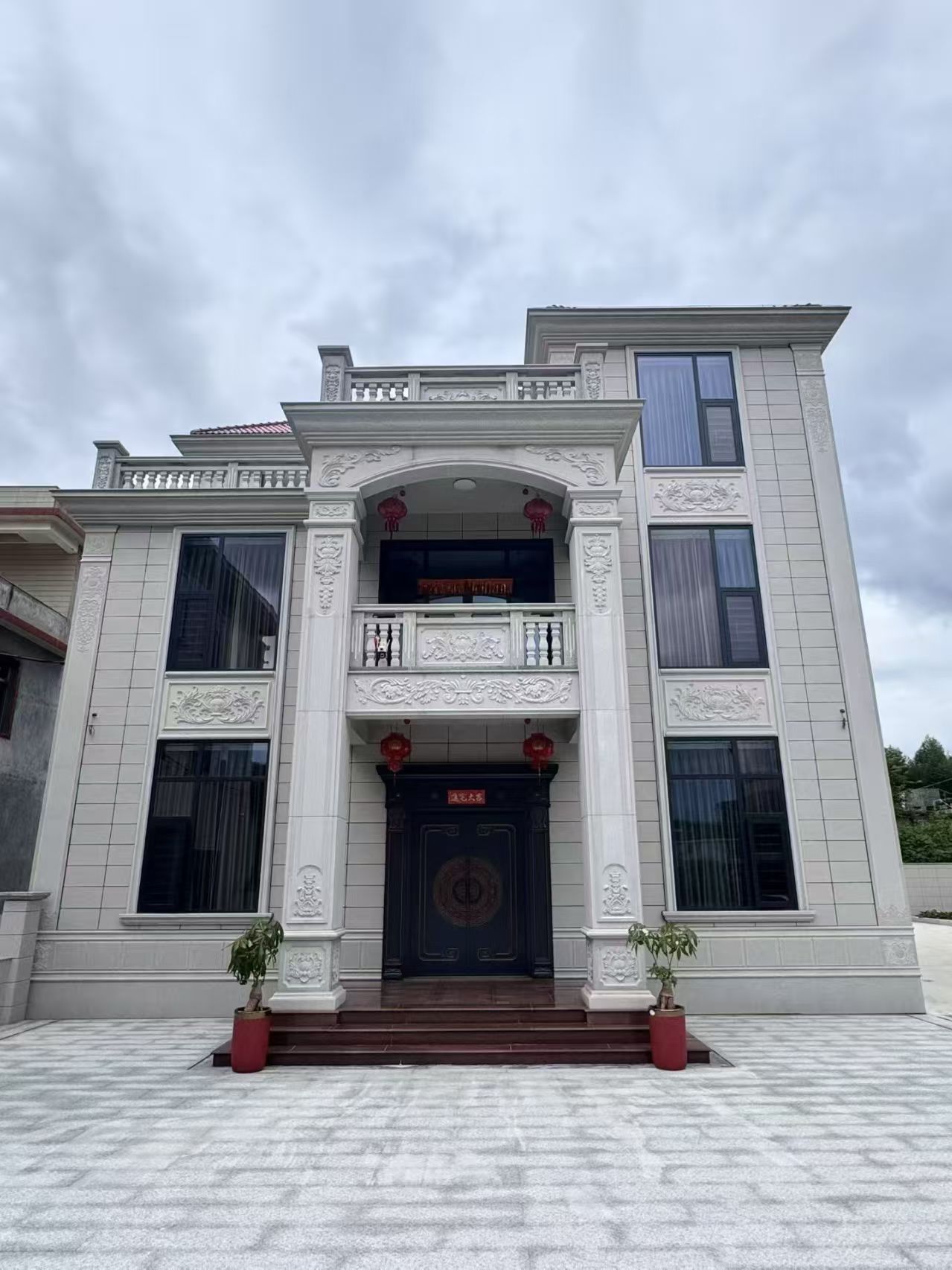 盘锦 芝麻白石材别墅干挂案例展示