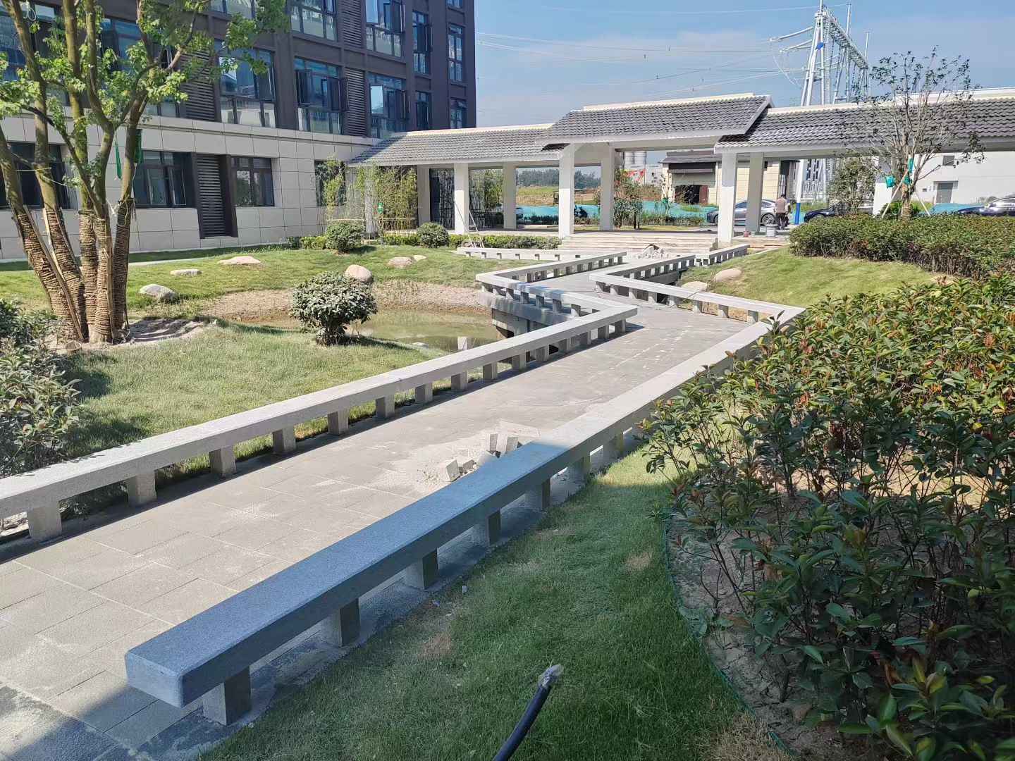 盘锦 芝麻灰小区坐凳&栏杆安装效果