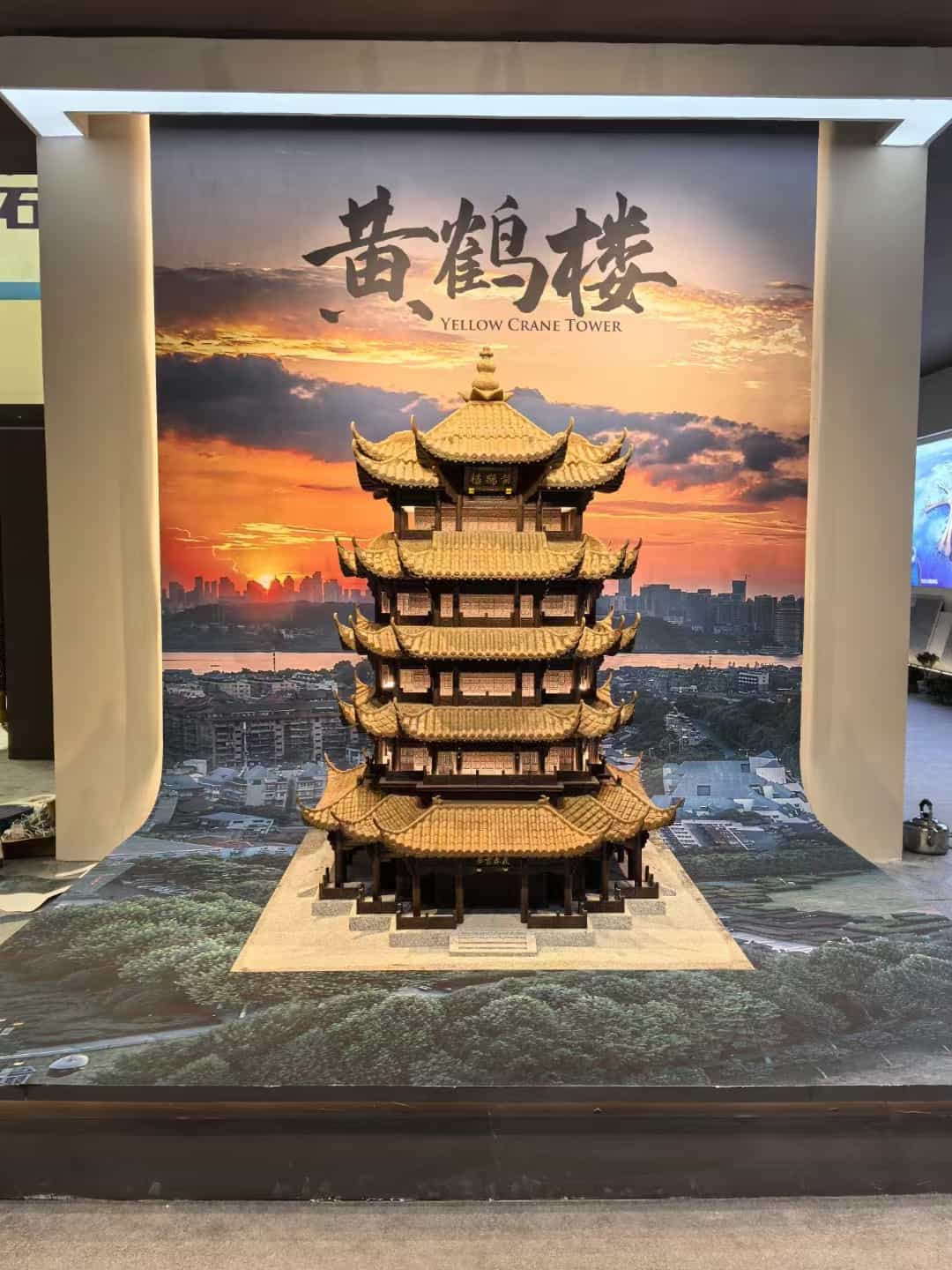 盘锦仿古石文创作品-黄鹤楼