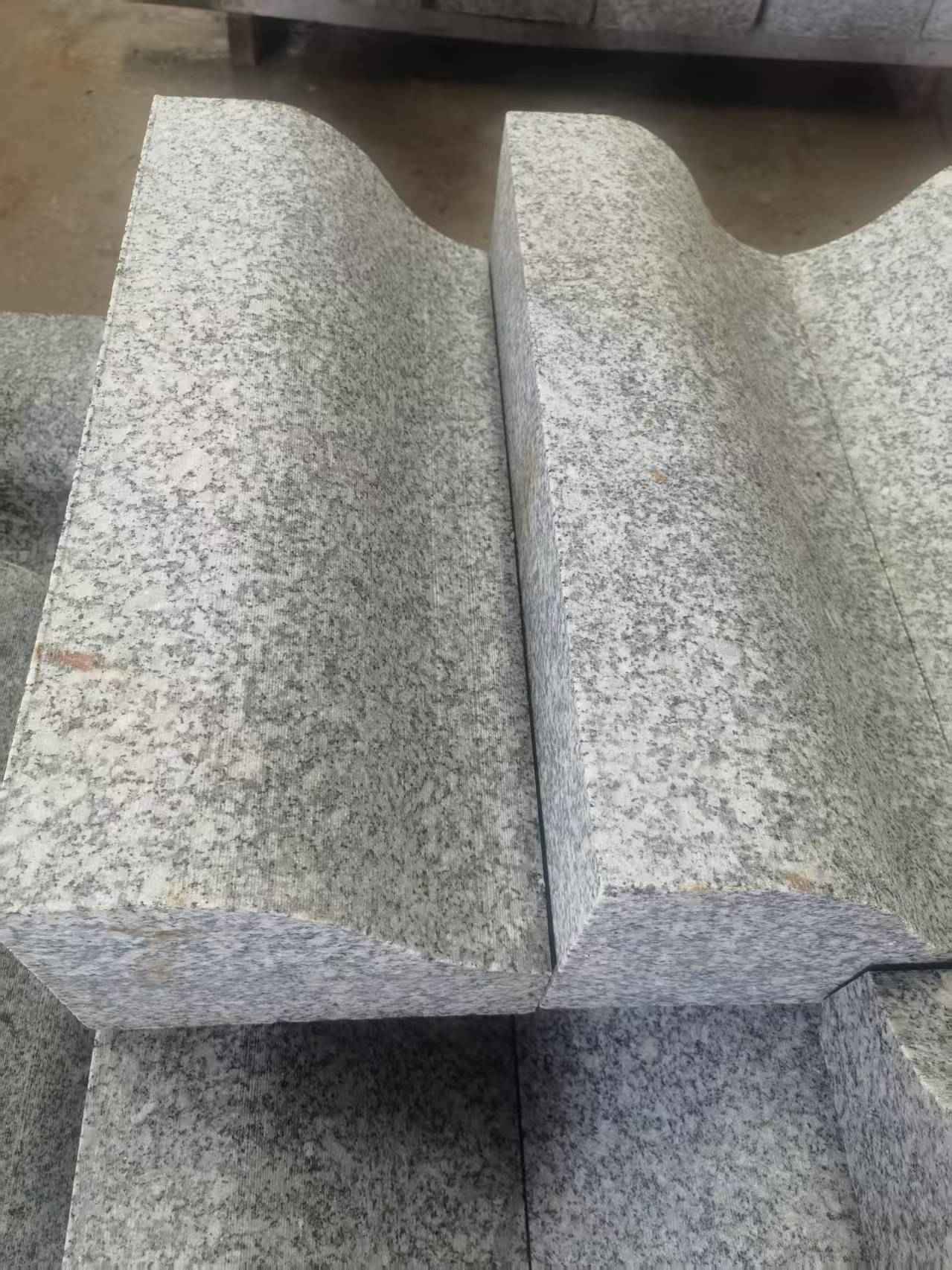 盘锦芙蓉白S型拉丝面路沿石