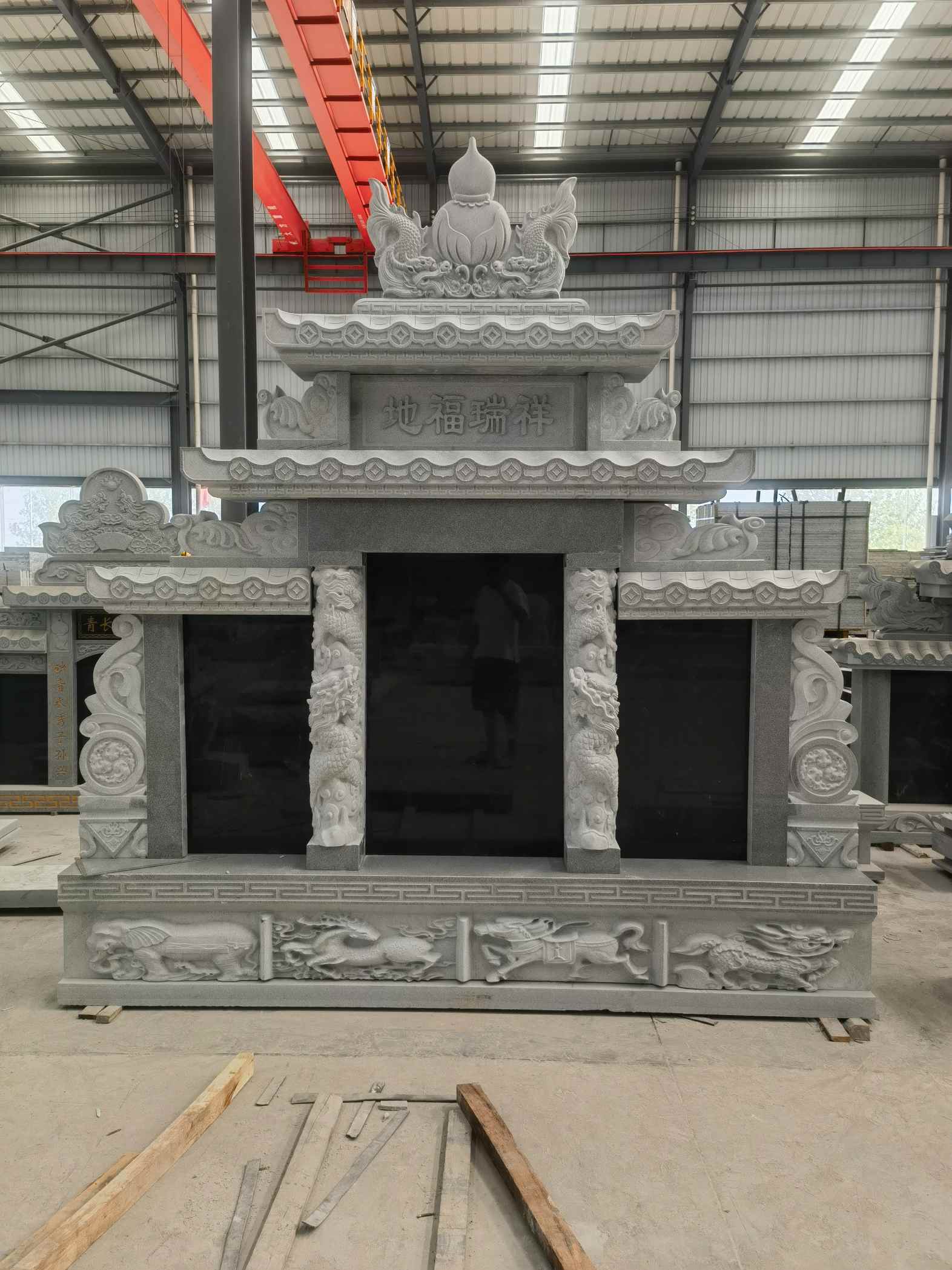 盘锦 芝麻灰高档墓碑、土墓，一套也支持定做