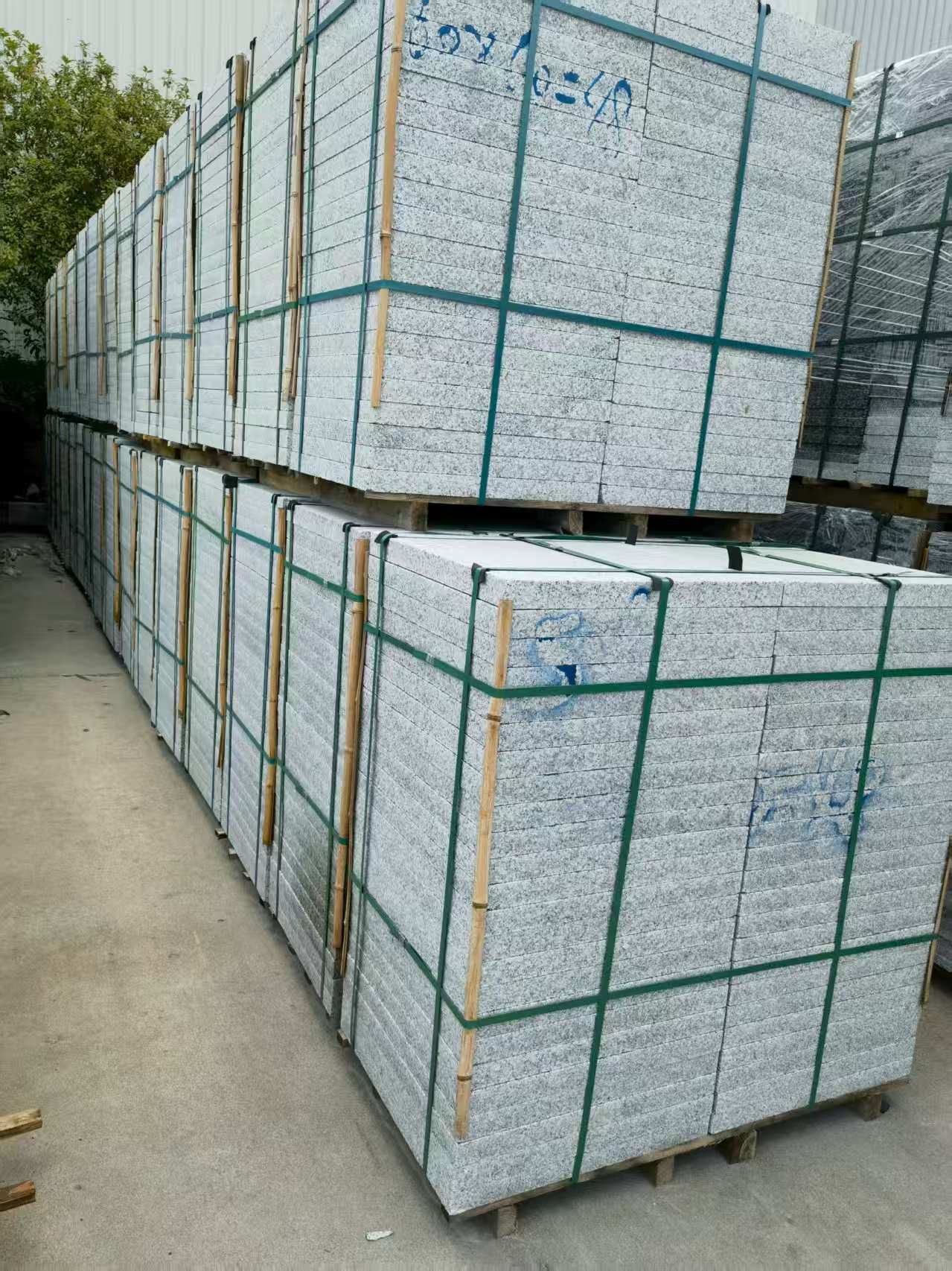 盘锦 大花芙蓉白火烧成品，市政园林广场地铺石